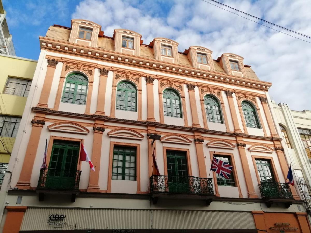 Hostal Victoria Quito Exterior photo