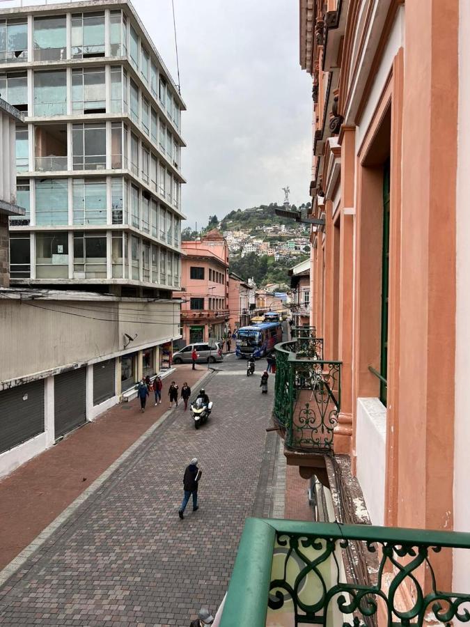 Hostal Victoria Quito Exterior photo