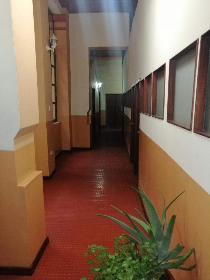 Hostal Victoria Quito Exterior photo