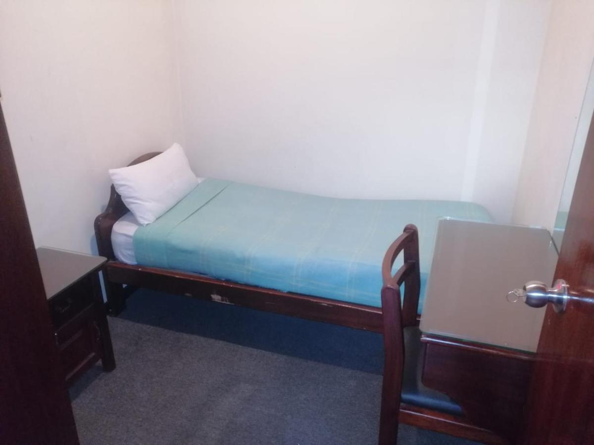 Hostal Victoria Quito Exterior photo