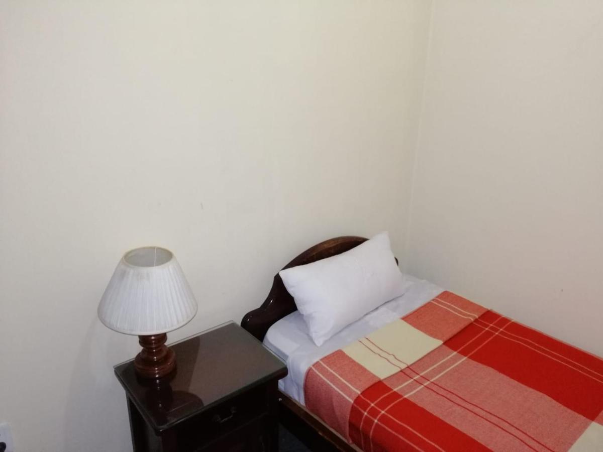 Hostal Victoria Quito Exterior photo