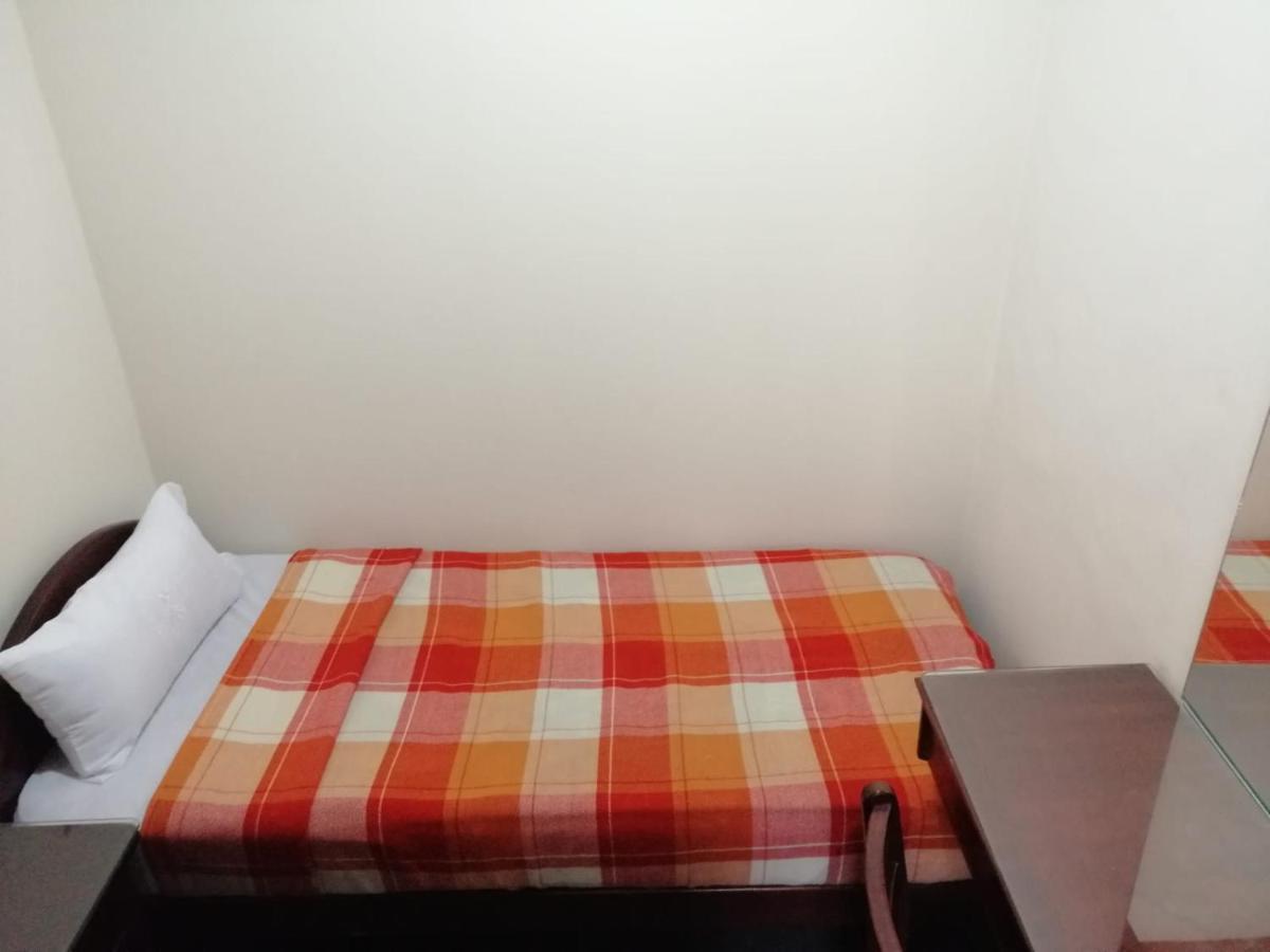 Hostal Victoria Quito Exterior photo