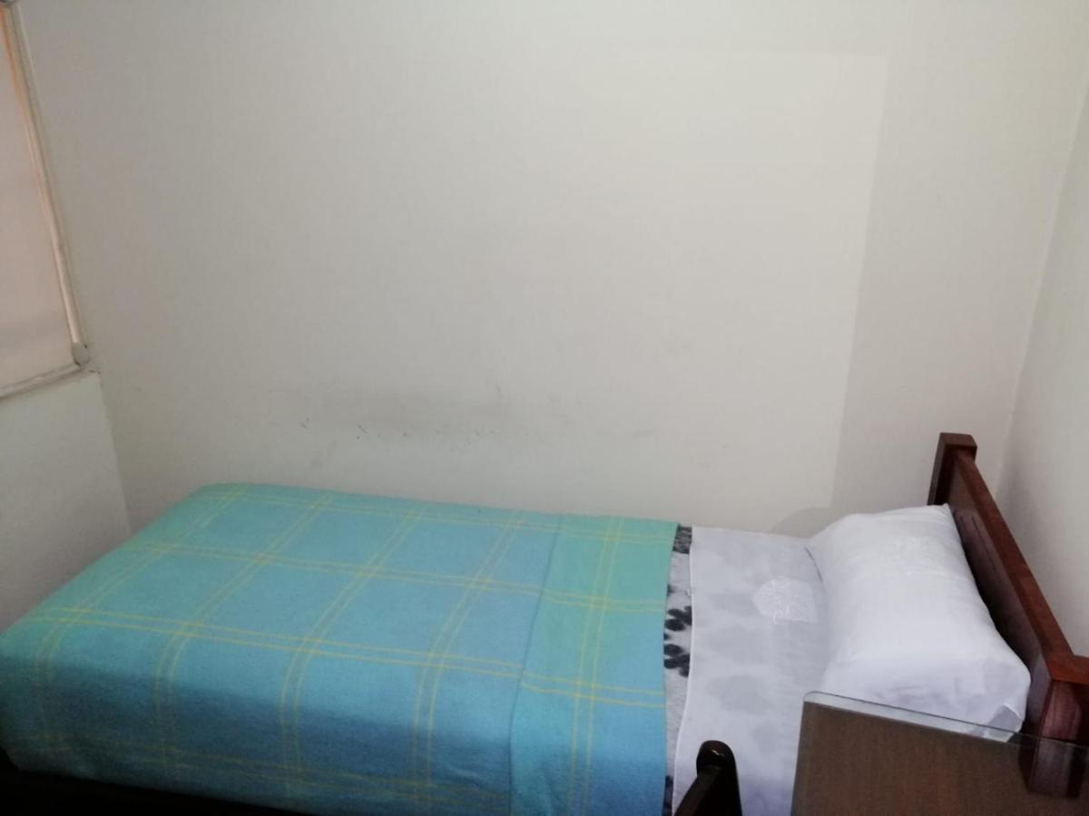 Hostal Victoria Quito Exterior photo